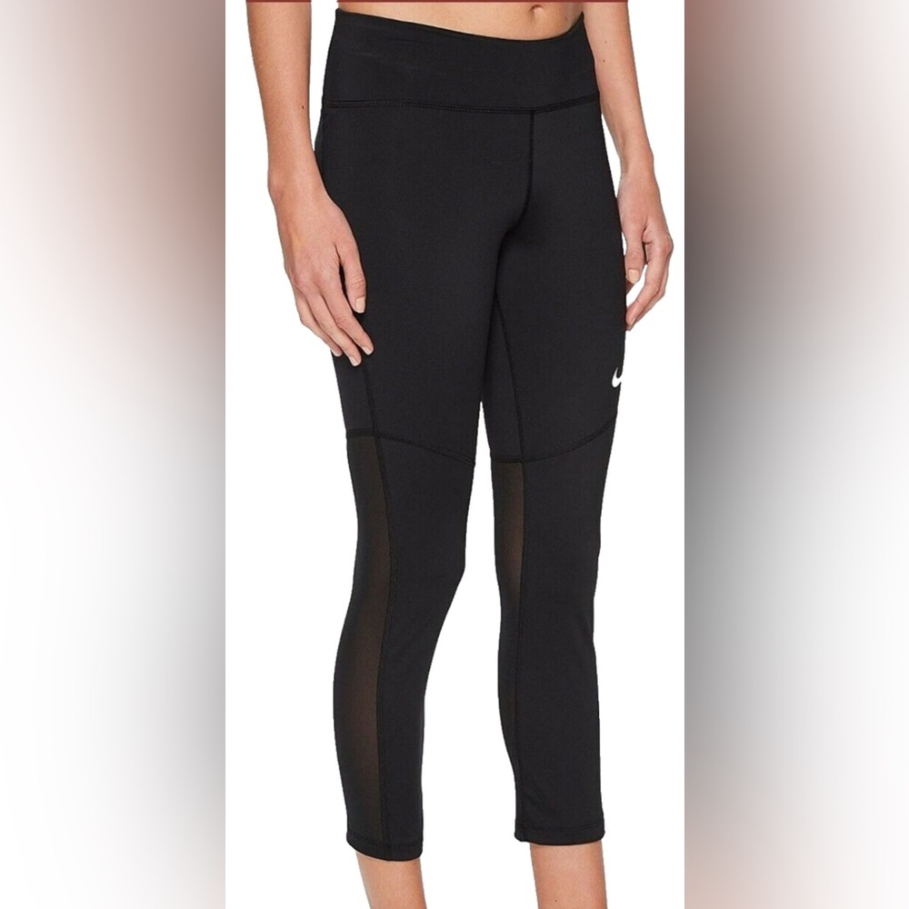 Women’s black Nike capri cropped workout leggings size Small